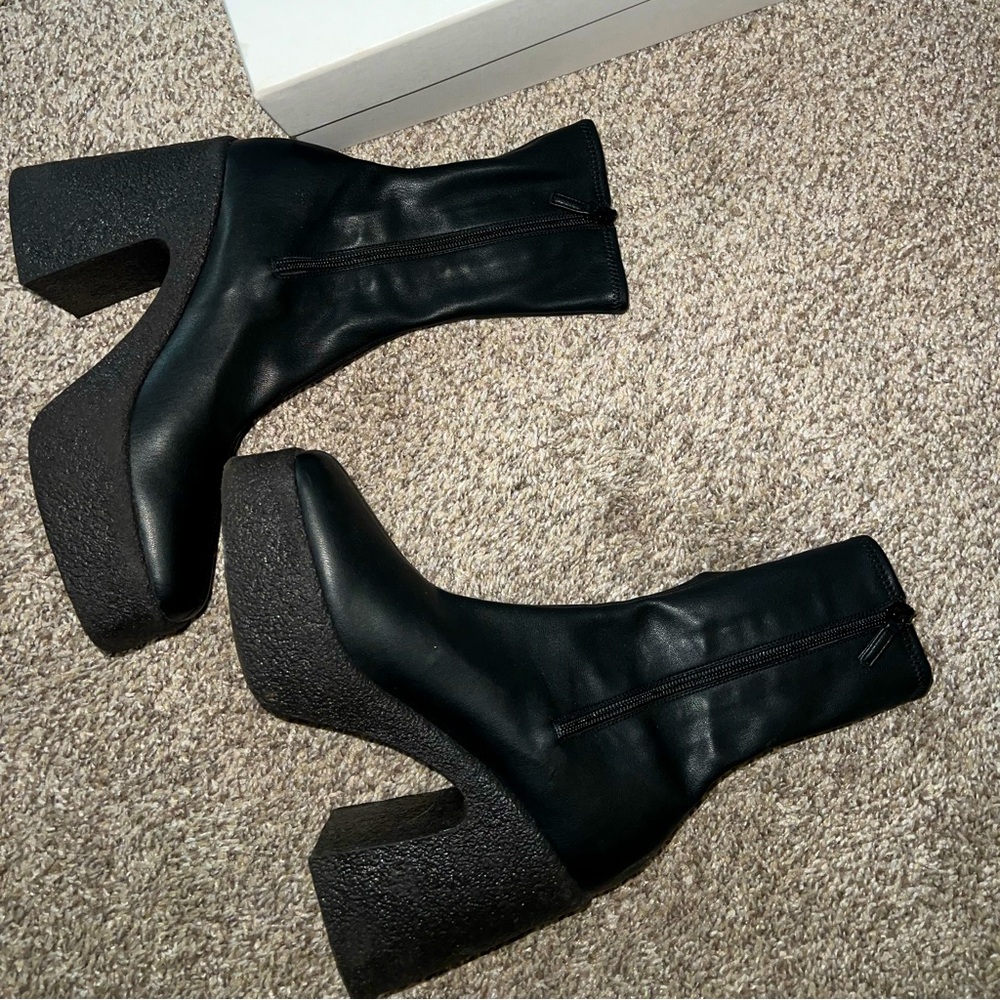 Lightly worn Stella McCartney Chunky Boots Size 37.5